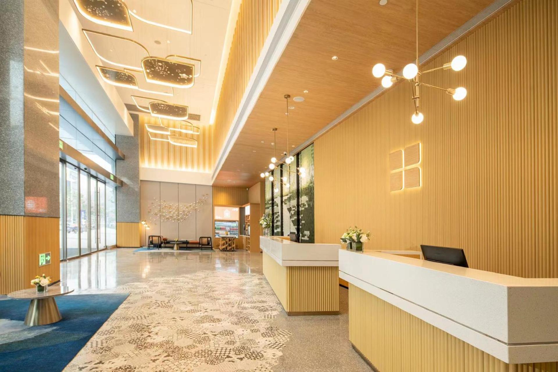 Hilton Garden Inn Shenzhen Airport,Enjoy 24-Hour One Way Free Delivery From Hotel To Shenzhen Baoan Airport On The Hour Exterior photo